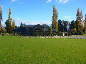 Golfcourse Road Chalets and Lodge, Wanaka